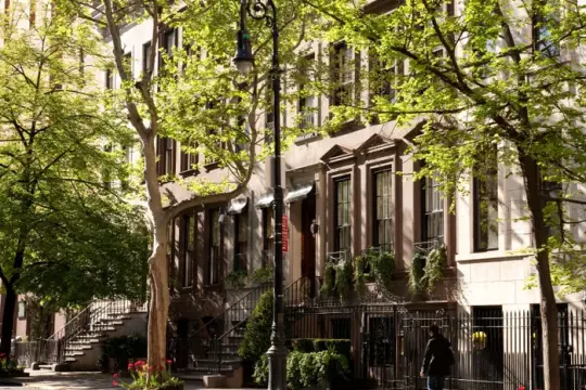 伦敦会员俱乐部加速落子纽约，上东区居民反对Maison Estelle酒牌申请