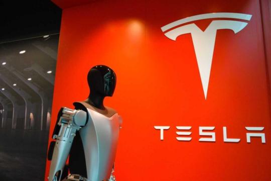 特斯拉股价回调推高认沽期权溢价 价外短期合约隐含收益率约2%