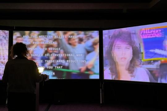 SXSW现沉浸式AI装置：《伟大的独裁者》以深度伪造重构历史现场