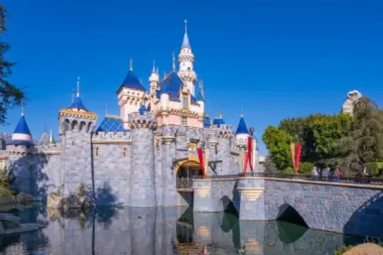 迪士尼乐园及公共卫生官员回应近期访客麻疹病例