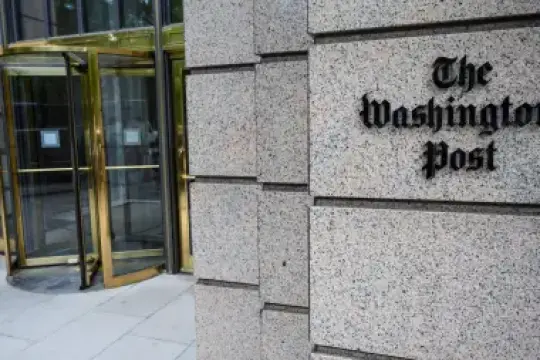 华盛顿邮报出版人威尔·刘易斯辞职，贝索斯旗下媒体裁员三分之一；杰夫·多诺弗里奥任代理CEO