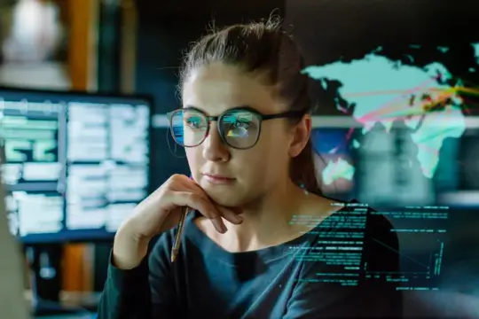 报告称科技和金融服务业女性面临更高人工智能失业风险