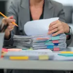 管理层称AI提升效率，员工却称被“工作烂活”拖累