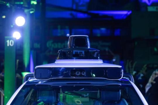 Waymo称每周付费机器人出租车行程已达50万次