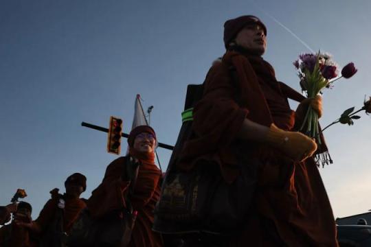 完成2300英里横贯美国徒步后抵达华盛顿特区 僧侣团队公布后续行程