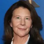 匿名内容签约编剧兼制片人Courtenay Miles