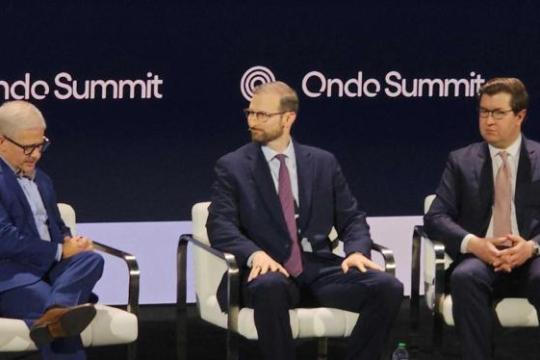 特朗普顾问称白宫不会接受针对总统的加密立法条款