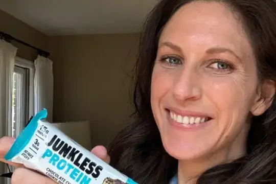 作为一名经常出差的营养师，我随身携带的6款高蛋白零食