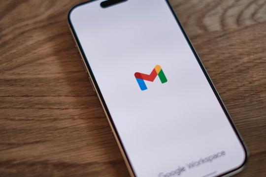 谷歌Gemini深度整合Gmail引发隐私关注：用户可在设置中关闭相关智能功能