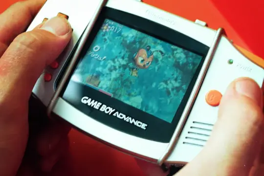 用一台Game Boy Advance替代手机：一款老游戏带来的“离线”片刻