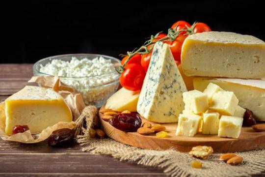 高脂奶酪真的对大脑有益吗？