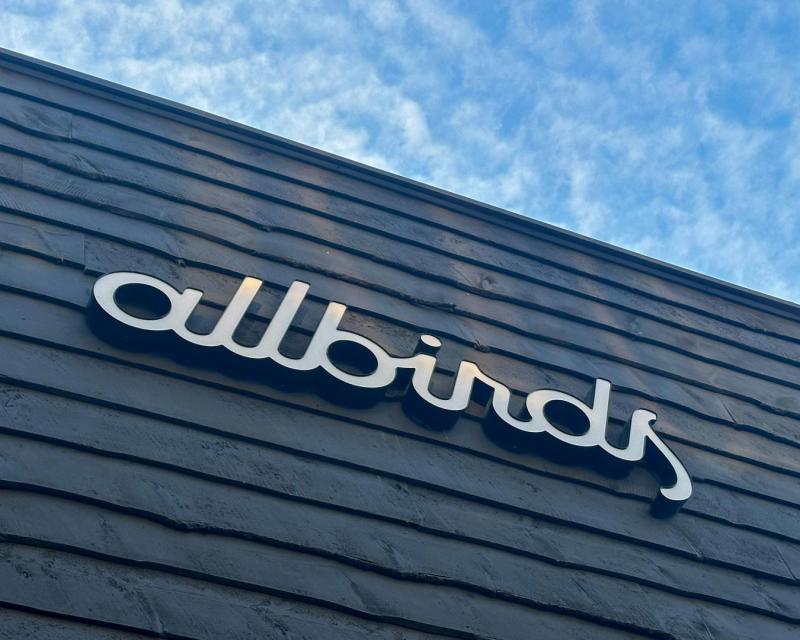 Allbirds拟退出鞋类主业 转向人工智能计算基础设施 获5000万美元可转换融资