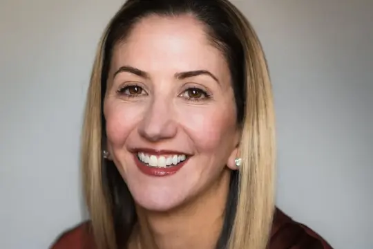 OpenAI前销售负责人Aliisa Rosenthal加盟Acrew Capital 聚焦企业级AI应用与“护城河”构建