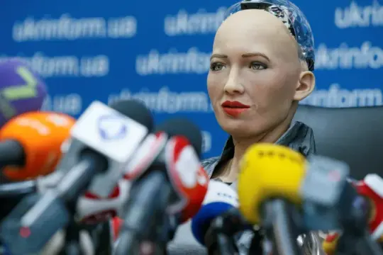 工会呼吁就人工智能对就业影响紧急对话：技术应“增强而非取代”劳动