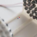 纽约大学团队利用声波实现可见悬浮时间晶体