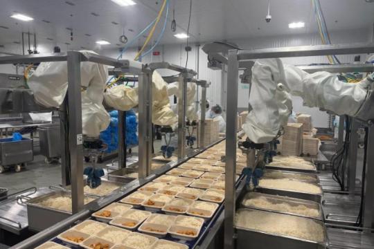Chef Robotics在餐饮自动化“坟场”中突围，累计完成1亿份食品分装
