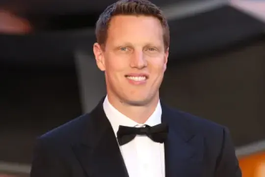 重大合并确认：派拉蒙与华纳兄弟探索公布1100亿美元交易细节