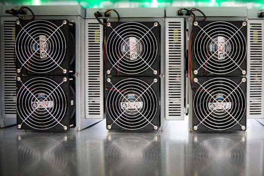 Riot Platforms在2025年末两个月出售约2亿美元比特币，持仓降至18,005枚