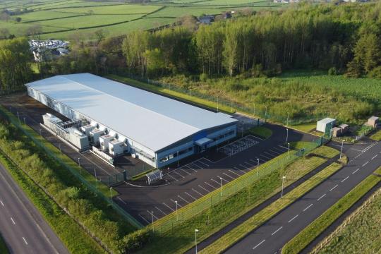 特朗普与科技巨头竞相重塑数据中心形象以应对压力