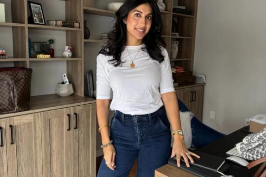 我是一名谷歌经理，即使在家也会全副武装上班，这让我更成功