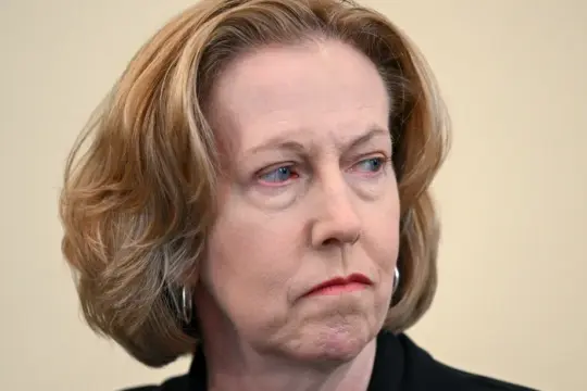 英国石油新任CEO拟恢复上游与下游双业务架构，调整此前低碳重组布局